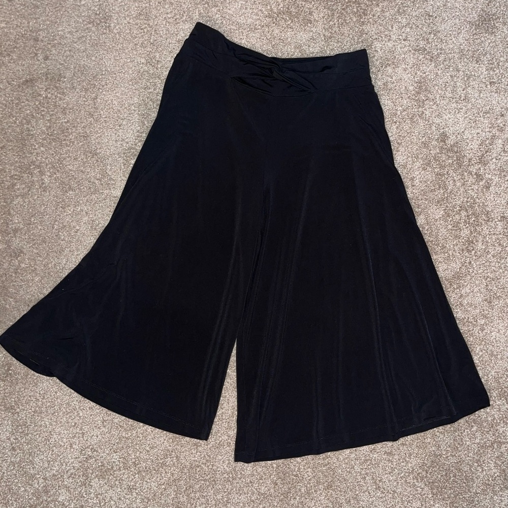 BCX‎ Black Garment Label Culottes Size 16